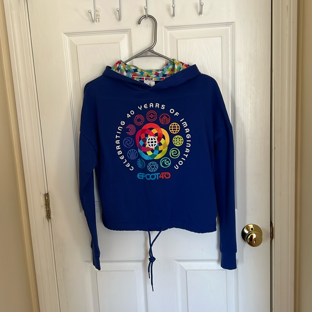 WDW Epcot 40th anniversary crop sweatshirt. Blue w print back and front